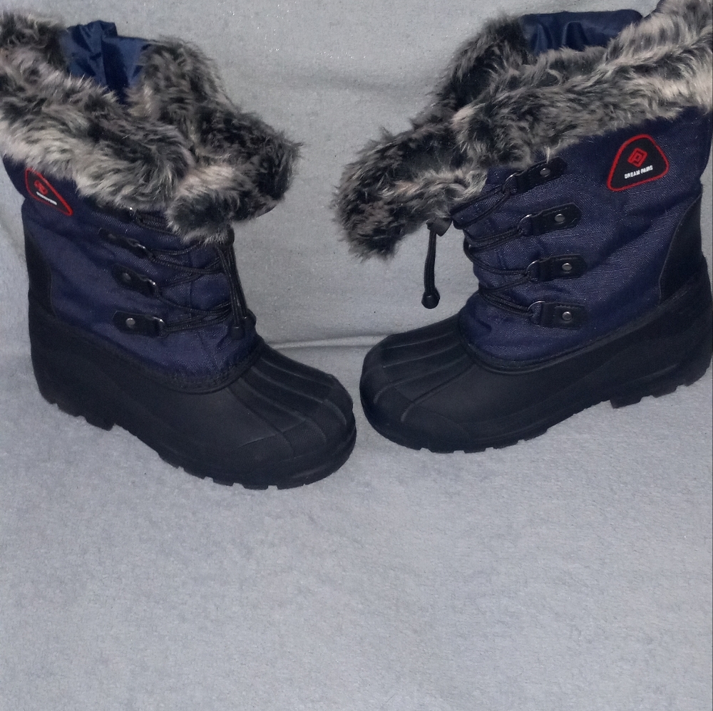 Dream Pairs Winter Boots Size 6 Like New